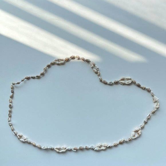 Lot, 2 shell and clay Primitive Necklaces - Picture 2 of 3